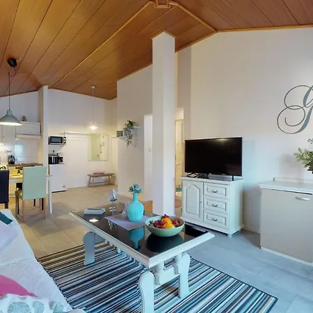 Casa Bionda Cittanova 5*